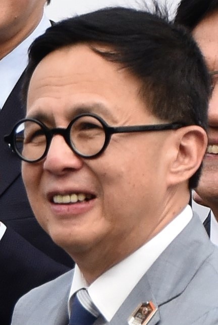 Searching Richard Li Net Worth? What These Texts Reveal Instead